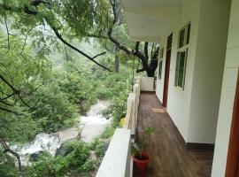 Shivanjal Wellness and Accommodation, hotell i Rishīkesh