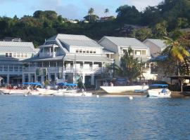 Superb Split Level Waterside Apt, Marigot Bay, St Lucia WI, hotell sihtkohas Castries