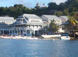 Superb Split Level Waterside Apt, Marigot Bay, St Lucia WI、カストリーズのスパホテル