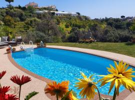 Studio-mezzanine dans villa, resort in Cagnes-sur-Mer