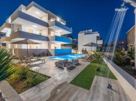 Pool Apartments Villa Meteorite