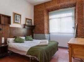 HOMEABOUT IMPERIAL APARTMENT, hotel en Madrid