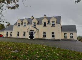 Single or Twin Room in Lovely Country Residence, hotel cerca de Cruicetown Church, Nobber