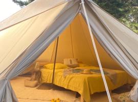 Tipi le rocher couple 600m plage, luxury tent in Longeville-sur-Mer