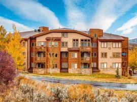 Cozy Crestview Condo