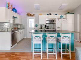 Near the Beach 3 bed 2bath sleeps 6, vil·la a Palmetto