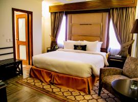 Saffron D'or Hotels: Lahor, Allama Iqbal Uluslararası Havaalanı - LHE yakınında bir otel