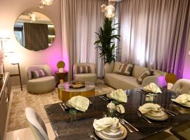 Smart Living Villa, hotel u blizini znamenitosti 'The Desert Ranch' u Dubaiju