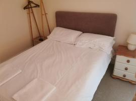 Room 101, hotel in Ledsham