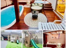 CWB 997 com piscina aquecida jacuzzi e Playground, casa rústica em Curitiba