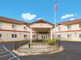 Econo Lodge, hotel with parking in Lake Mills