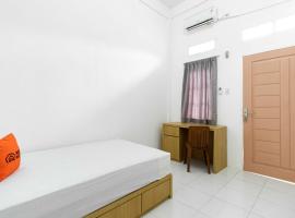KoolKost At Jalan Ciheulang Bandung - Minimum Stay 30 Night, hotel in Coblong, Bandung