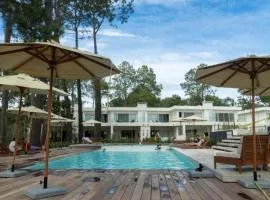GARDENS VIEW DUPLEX CON PARRILERO y CRYSTAL BEACH