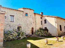 Domaine La Tour, hotel in zona Ariege Golf Club, Loubens