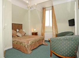 Hotel La Tour, hotel v destinaci Sully-sur-Loire
