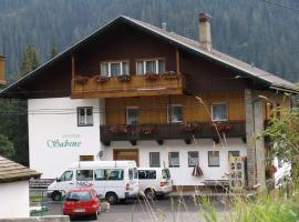 Appartementhaus Sabine, hotell i Obertilliach