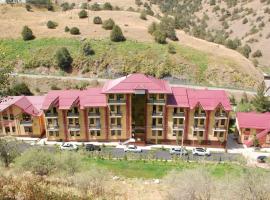 Everest Plaza Hotel: Sharshabad şehrinde bir otel