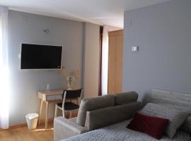 Apartamentos Turísticos ESCORRALADAS, ξενοδοχείο διαμερισμάτων σε Baltanás