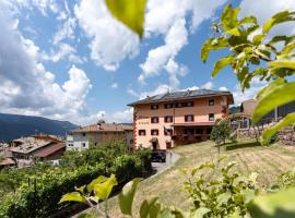 Albergo Dolomiti, hotell i Cavalese