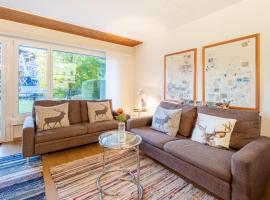 LAAX Homes - Val Signina 4-3, hotel in Laax-Murschetg