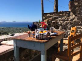 LITTLE HOUSE, Charming Village House with Fantastic View, hotel in Volissos