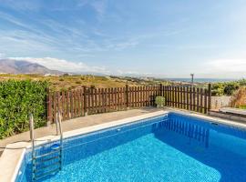 Stunning Home In Manilva With Outdoor Swimming Pool, puhkemaja sihtkohas Manilva