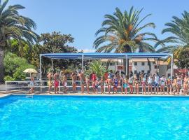 Awesome Apartment In Falerna Marina With 2 Bedrooms, Wifi And Outdoor Swimming Pool、Castiglioneのホテル