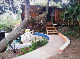 Blue Space Beach Shack, hotel in Hibberdene