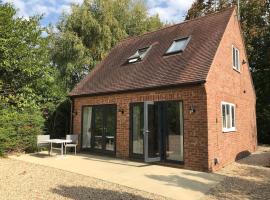 Contemporary Cottage outside South Harting, casa de campo em South Harting