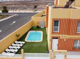 Mariposas Home Pool, holiday home in Puerto del Rosario