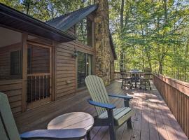 Cacapon River Cabin with Private River Access!, hotel v mestu Great Cacapon