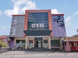 Hotel O near RSUD Arifin Achmad formerly Damon Butik Hotel, hotell i Limbangan