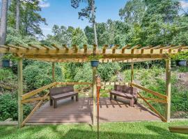 Coldspring Cottage Less Than 1 Mi to Lake Livingston!, vacation home in Coldspring