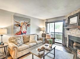 Ski-InandSki-Out Breckenridge Condo Near Main St!, hotel a Breckenridge