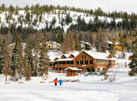 Pyramid Lake Lodge, hotel with hot tubs in Jasper