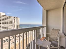 Ocean-View Daytona Beach Resort Retreat with Balcony โรงแรมในเดย์โทนาบีช