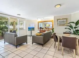 Delightful apartment close to the beach, Sunshine Beach