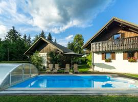 Holiday House in Nature with Pool, Pr Matažič, hotel in Kamnik