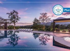 Chatrium Golf Resort Soi Dao Chanthaburi, resort in Ban Thap Sai