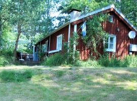 Schwedentraum Varpstugan, hotel para golfe em Kisa