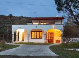 ΜΕΤΕORΑ- KALAMBAKA- TRIKALA-Villa Toscana