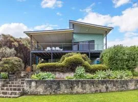 Beachside at Margaret River - Spacious Family Beach House in Exclusive Prevelly Location