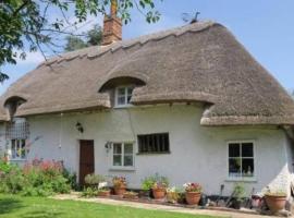 Entire Thatched Cottage, budgethotell i Melbourn