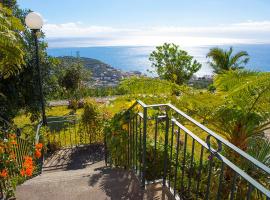 Vila Afonso, Bed & Breakfast in Estreito de Câmara de Lobos