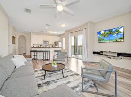 Spacious 3BR Condo with Pool and Hot Tub, near Disney!, apartment in Orlando
