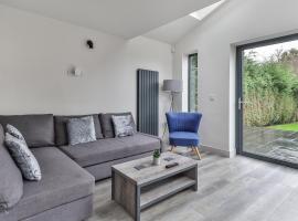 Large, Modern Apartment with En-suites, Wifi, Parking by Ark SA – hotel w pobliżu miejsca Birley Wood Golf Club w Sheffield