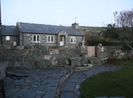 Hendre Fechan Cottage, Nr Barmouth, Pets welcome, beautiful views., apartment in Llanddwywe