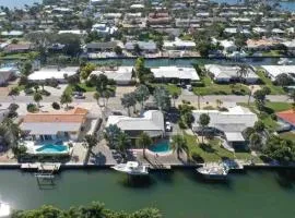 Paradisaical Enclave 5 Star Private Canal Dock Pool Family Fun