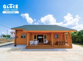 GLOCE 宮古島 LAPSI 与那覇前浜Beachまで徒歩5分の オーナー同居型ゲストハウス, holiday rental in Yonaha