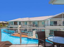 Pacific Blue Adjoining Apartments 244A and 244B 265 Sandy Point Rd, spahotel i Salamander Bay